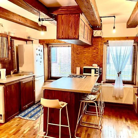 Apartament Rustic In Centrul Istoric Apartman Brassó Kültér fotó