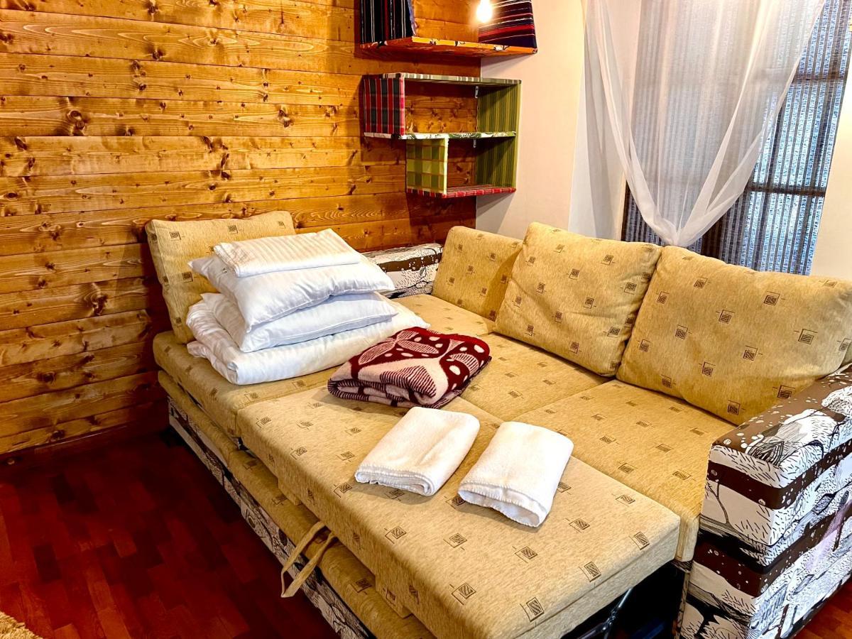 Apartament Rustic In Centrul Istoric Apartman Brassó Kültér fotó