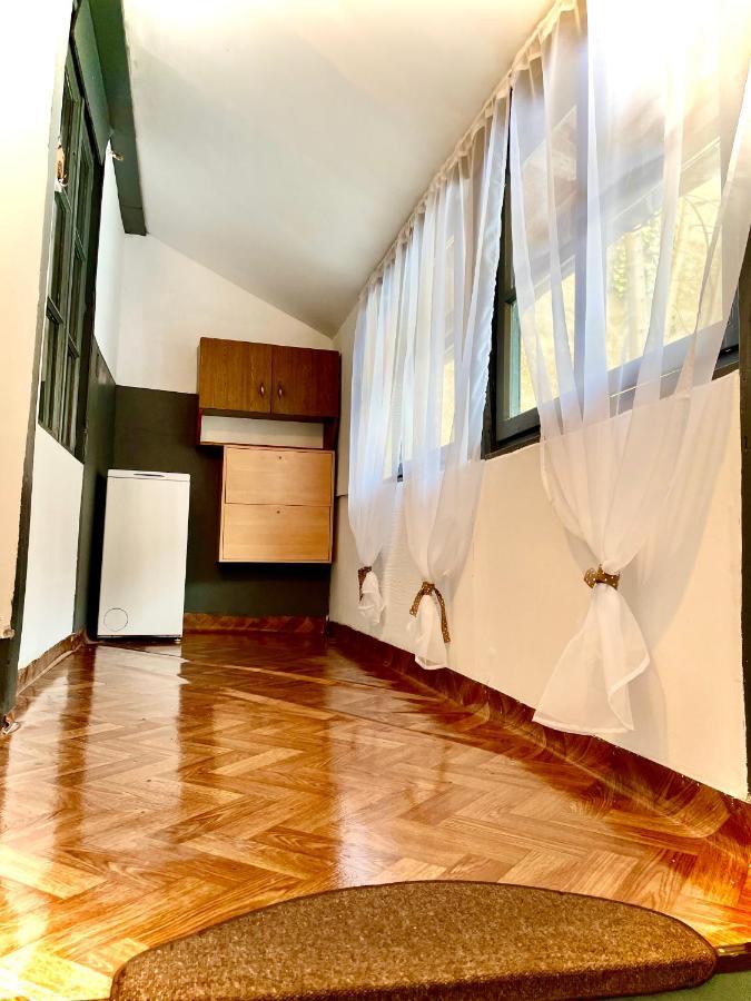 Apartament Rustic In Centrul Istoric Apartman Brassó Kültér fotó