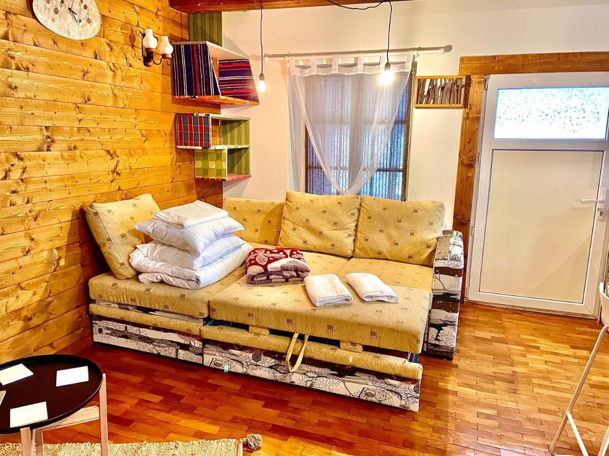 Apartament Rustic In Centrul Istoric Apartman Brassó Kültér fotó