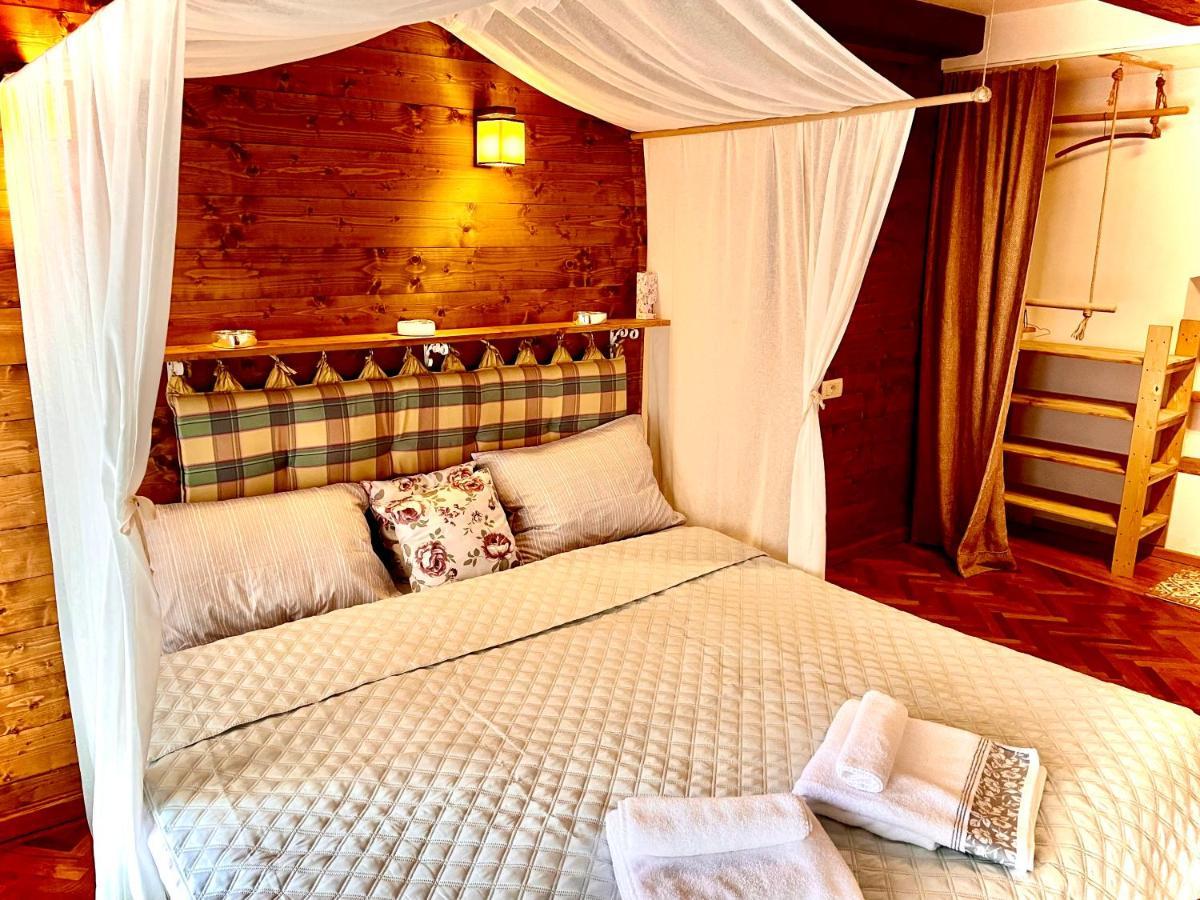 Apartament Rustic In Centrul Istoric Apartman Brassó Kültér fotó
